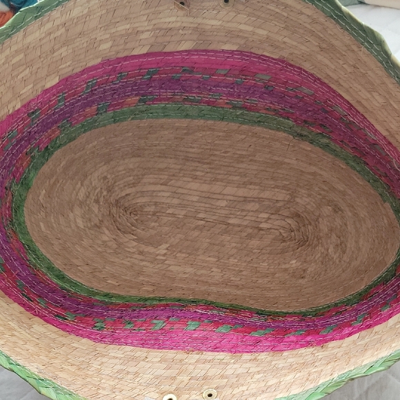 Handcrafted Straw Tote with Floral Design - Picture 5 of 5